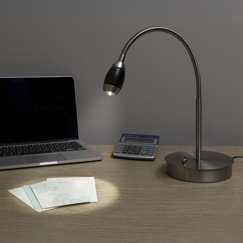 FOCUS Adjustable Beam Desk Lamp