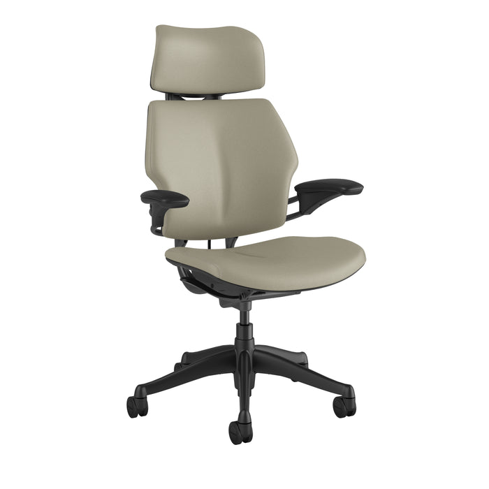 Freedom Office Chair with a headrest in Ticino leather