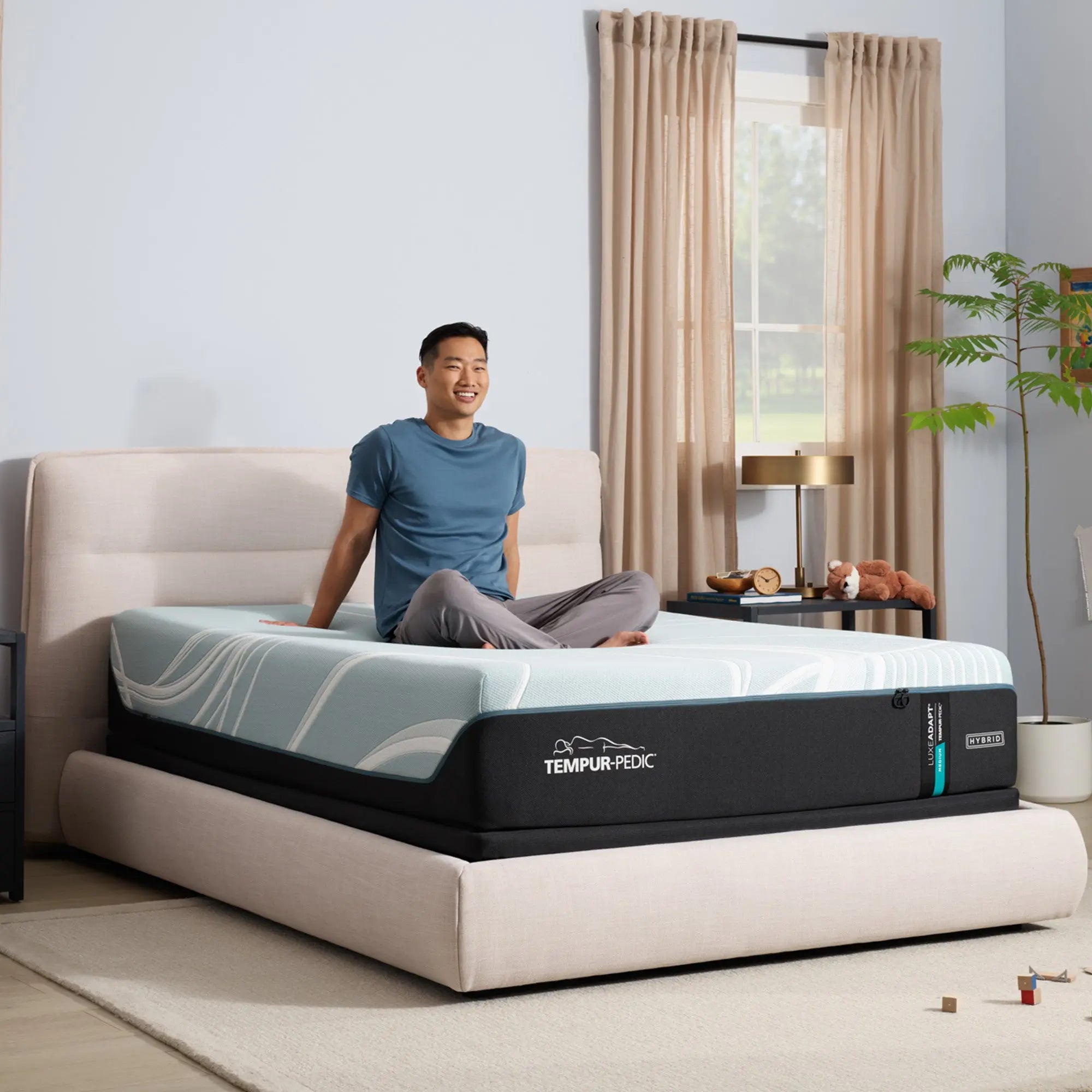 TEMPUR-LuxeAdapt® 13" Medium Hybrid Mattress Tempur-Pedic