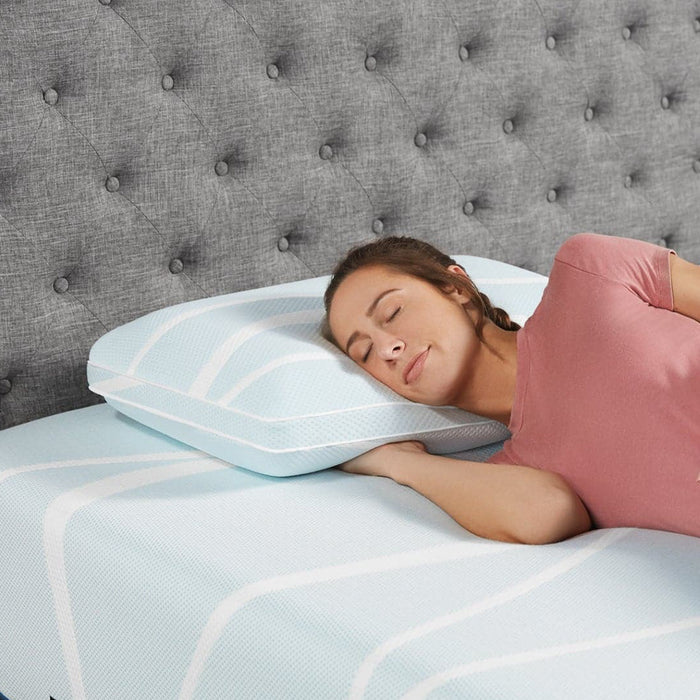 TEMPUR breeze° Pro + Advanced Cooling Pillow