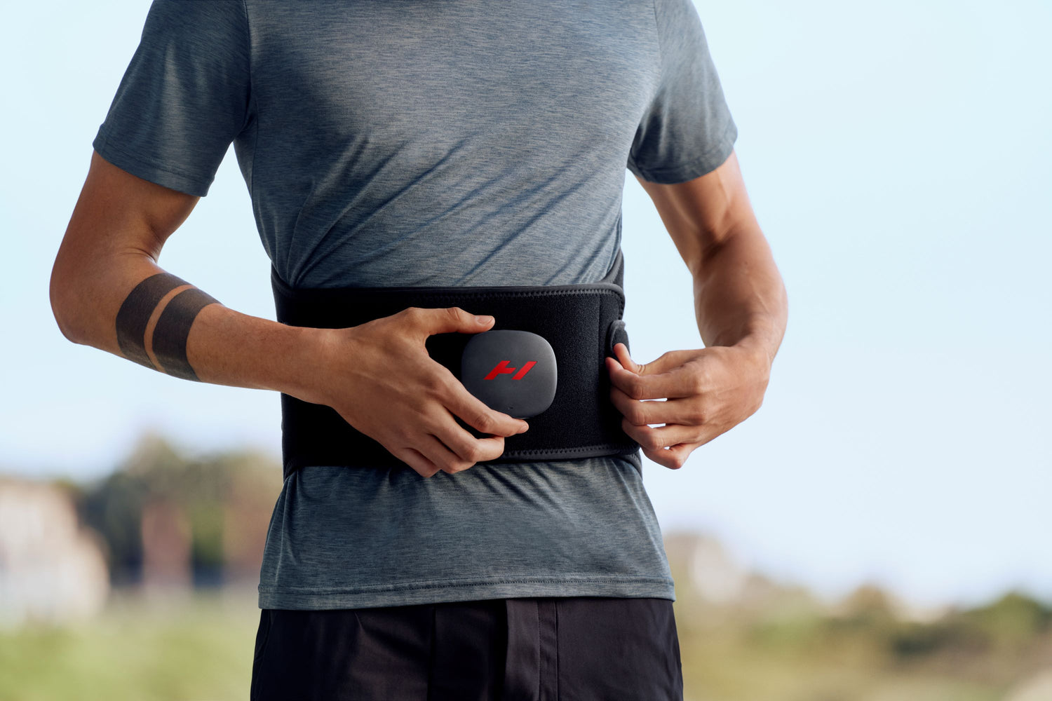 thumbnail image 2 of Hyperice Venom 2 Back Wrap - Advanced Heat & Vibration Therapy For Muscle Pain & Recovery 2 of 14